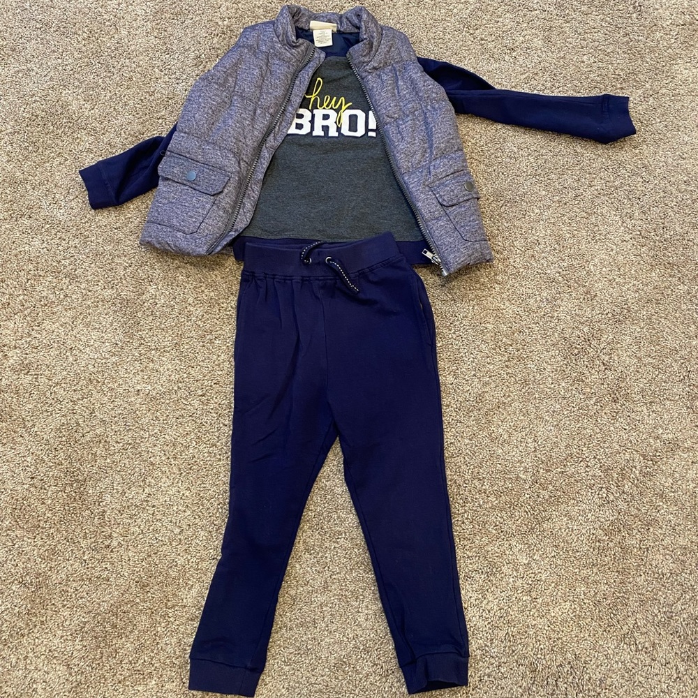 Rorie Whelan Boys Size 4T Grey/Navy Blue Puff Vest, Sweater & Pant Outfit!